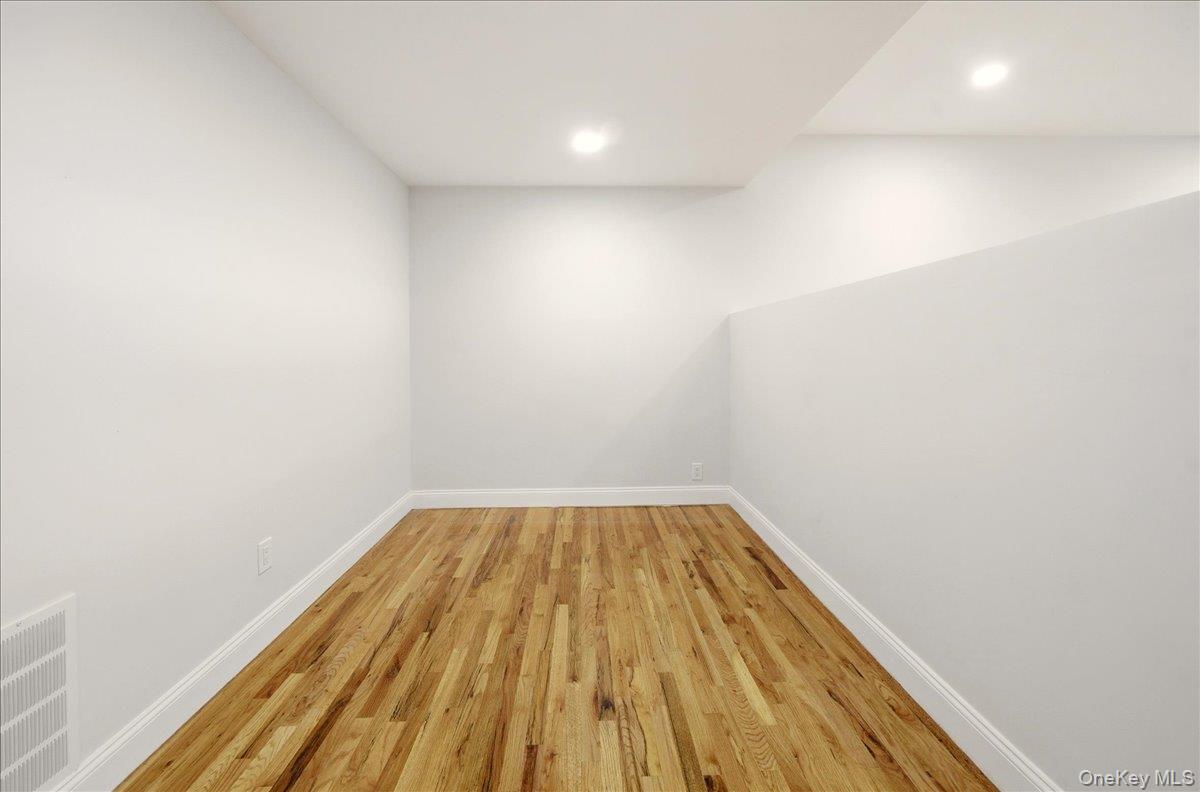 #15 photo, 3227 Griswold Avenue, Bronx , NY 10465