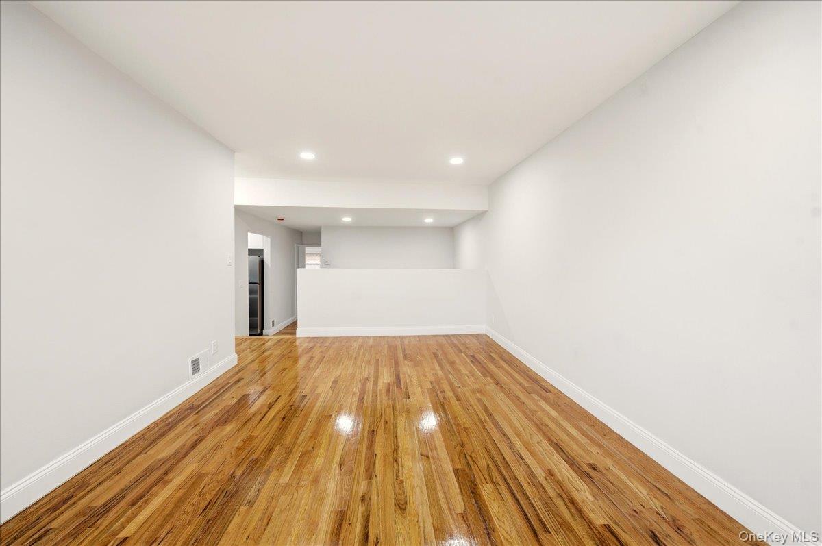 #7 photo, 3227 Griswold Avenue, Bronx , NY 10465