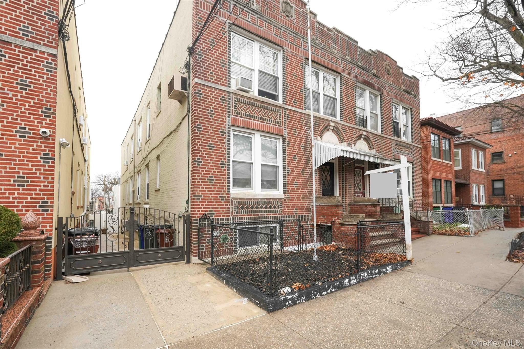 #1 photo, 2334 28th Street, קווינס Astoria , NY 11105