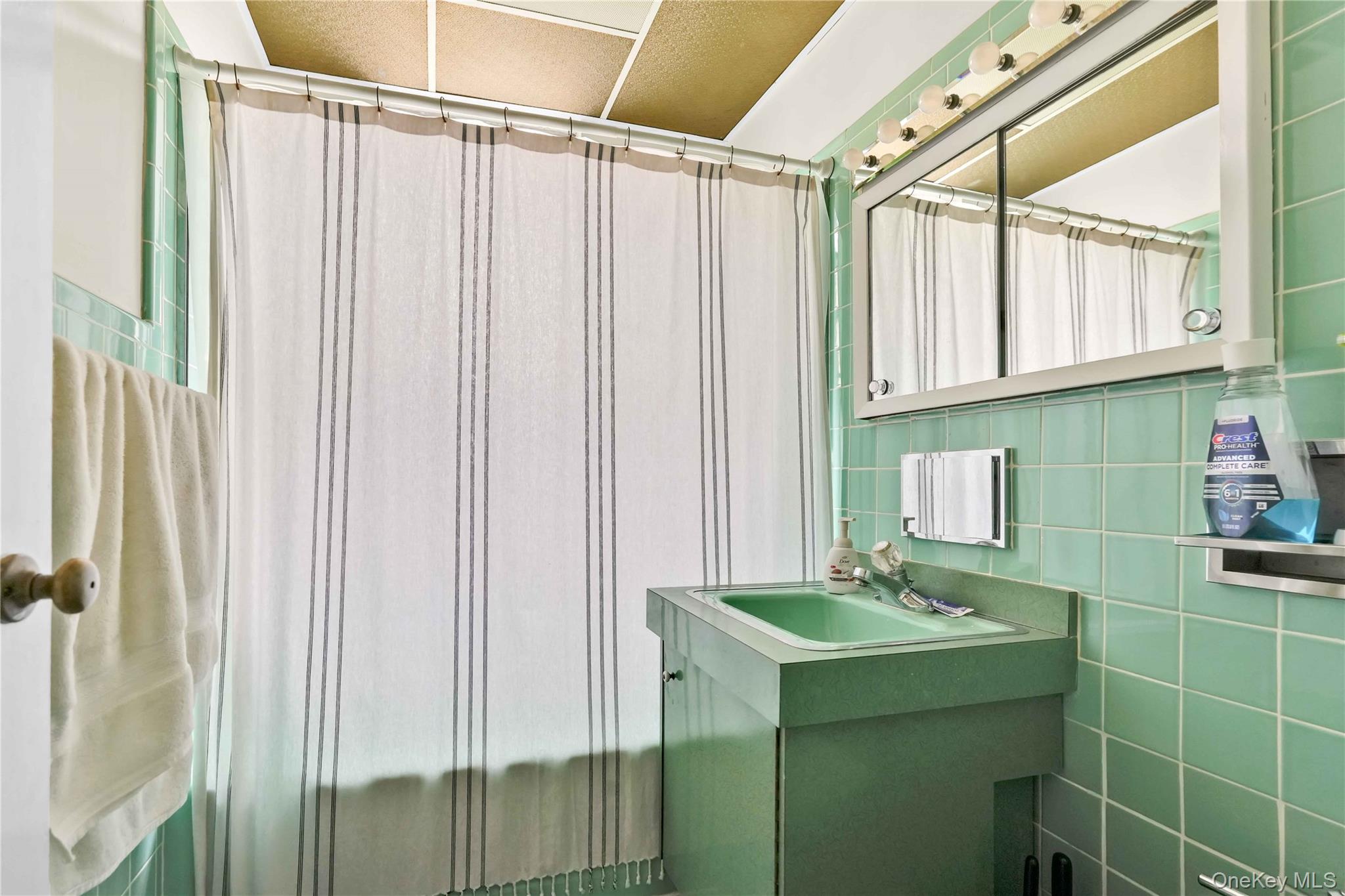 #14 photo, 2334 28th Street, Astoria , NY 11105