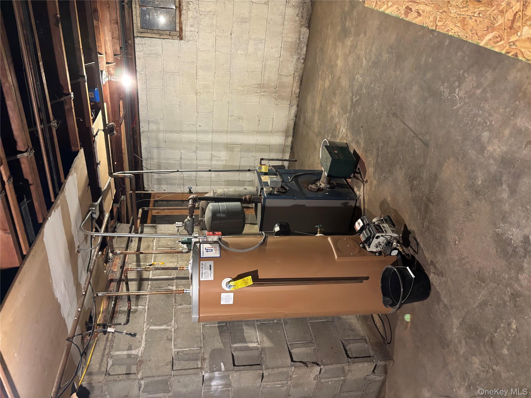 #14 photo, 2090 Beech Street, Нассау ‖ Wantagh , NY 11793