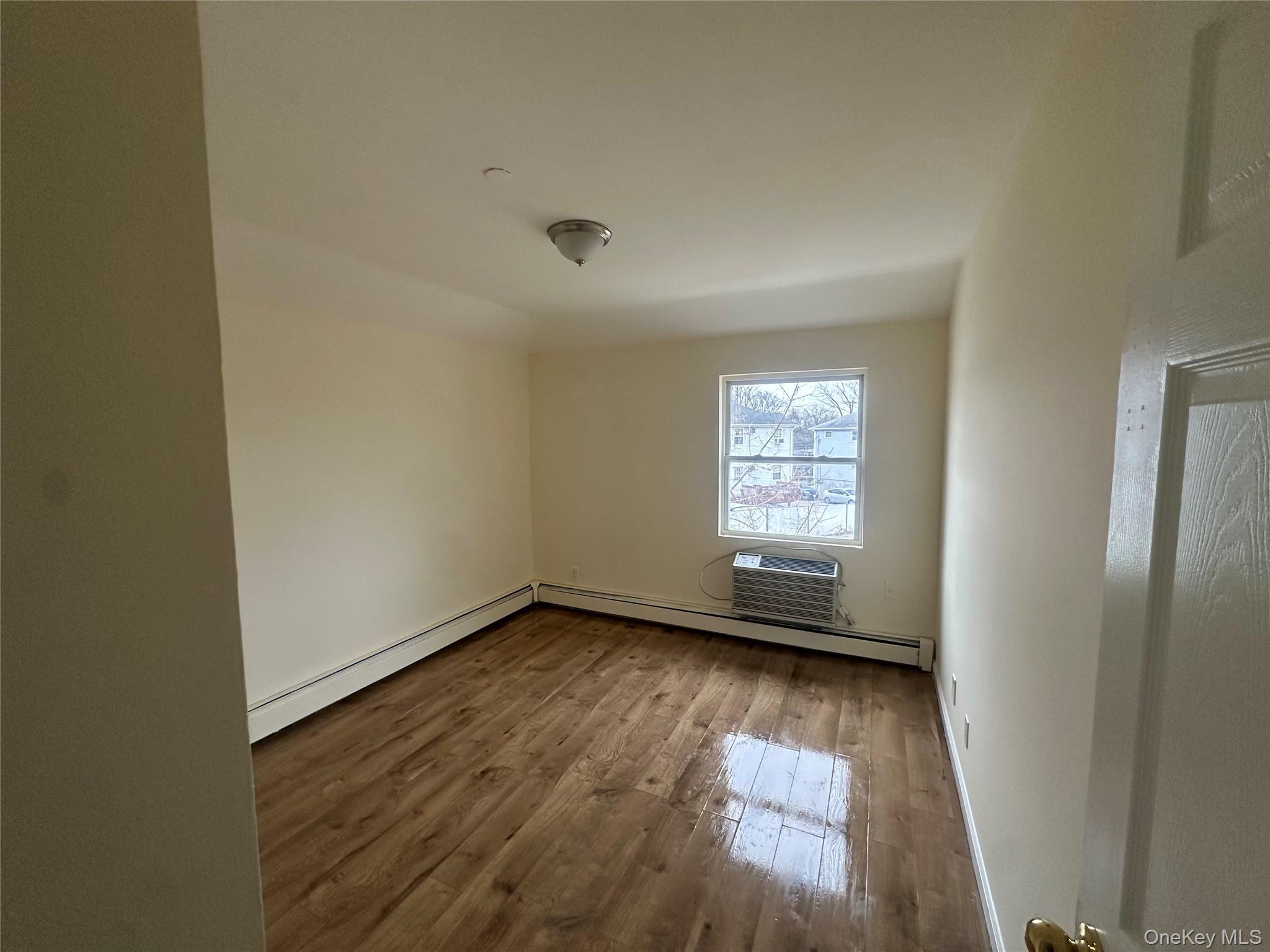 #1 photo, 10234 1st Street, 皇后区 霍华德滩 Howard Beach , NY 11414