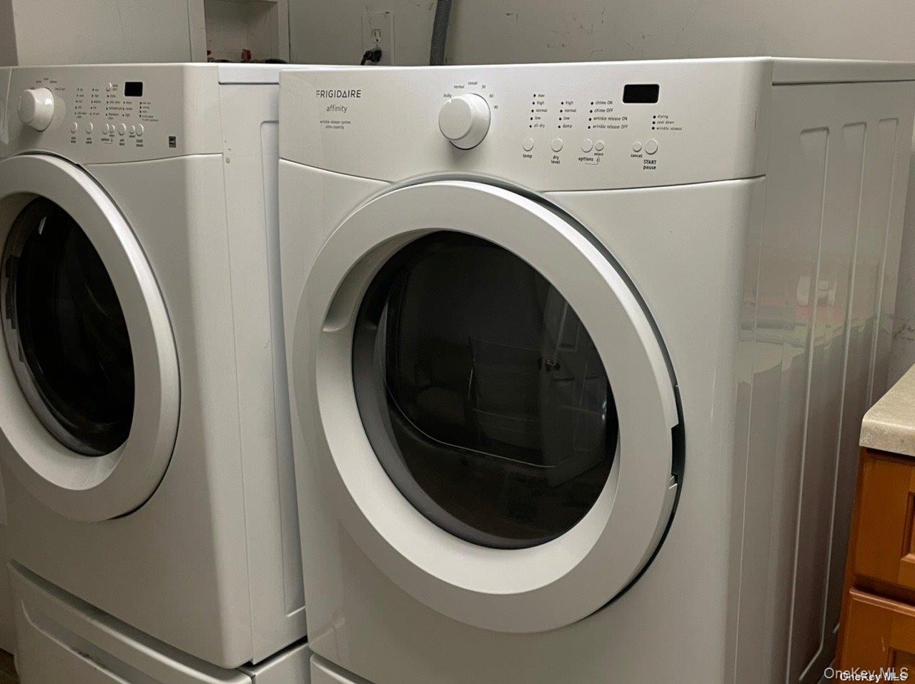 #10 photo, 20 Dewey Street, Huntington , NY 11743