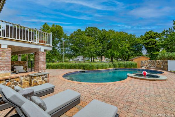 #3 photo, 27 W Tiana Road, Hampton Bays , NY 11946