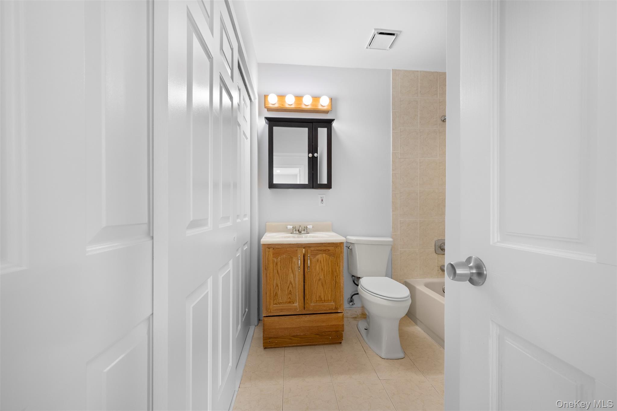 #10 photo, 204 Fairview Circle, Саффолк ‖ Middle Island , NY 11953