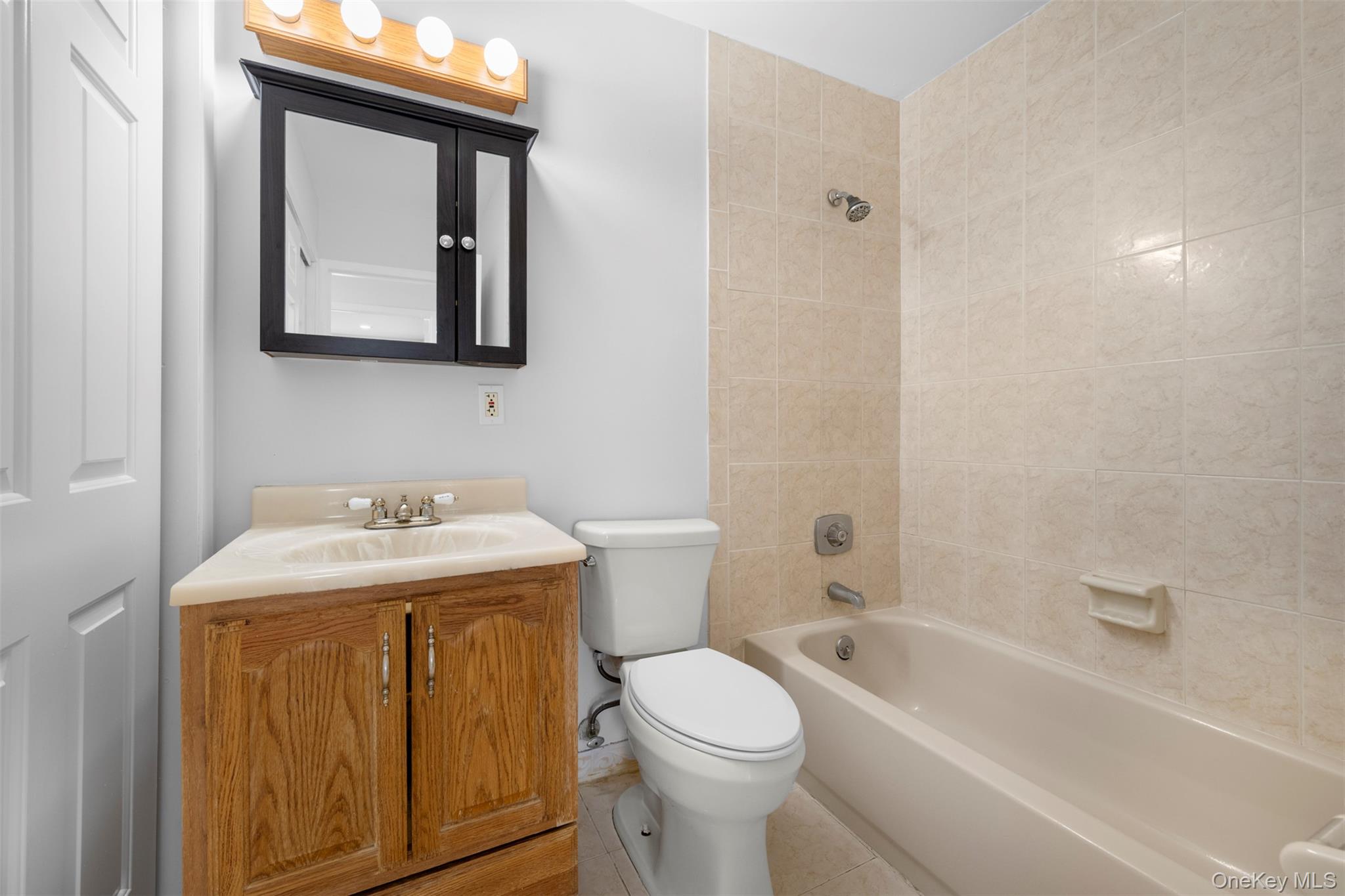 #11 photo, 204 Fairview Circle, Саффолк ‖ Middle Island , NY 11953