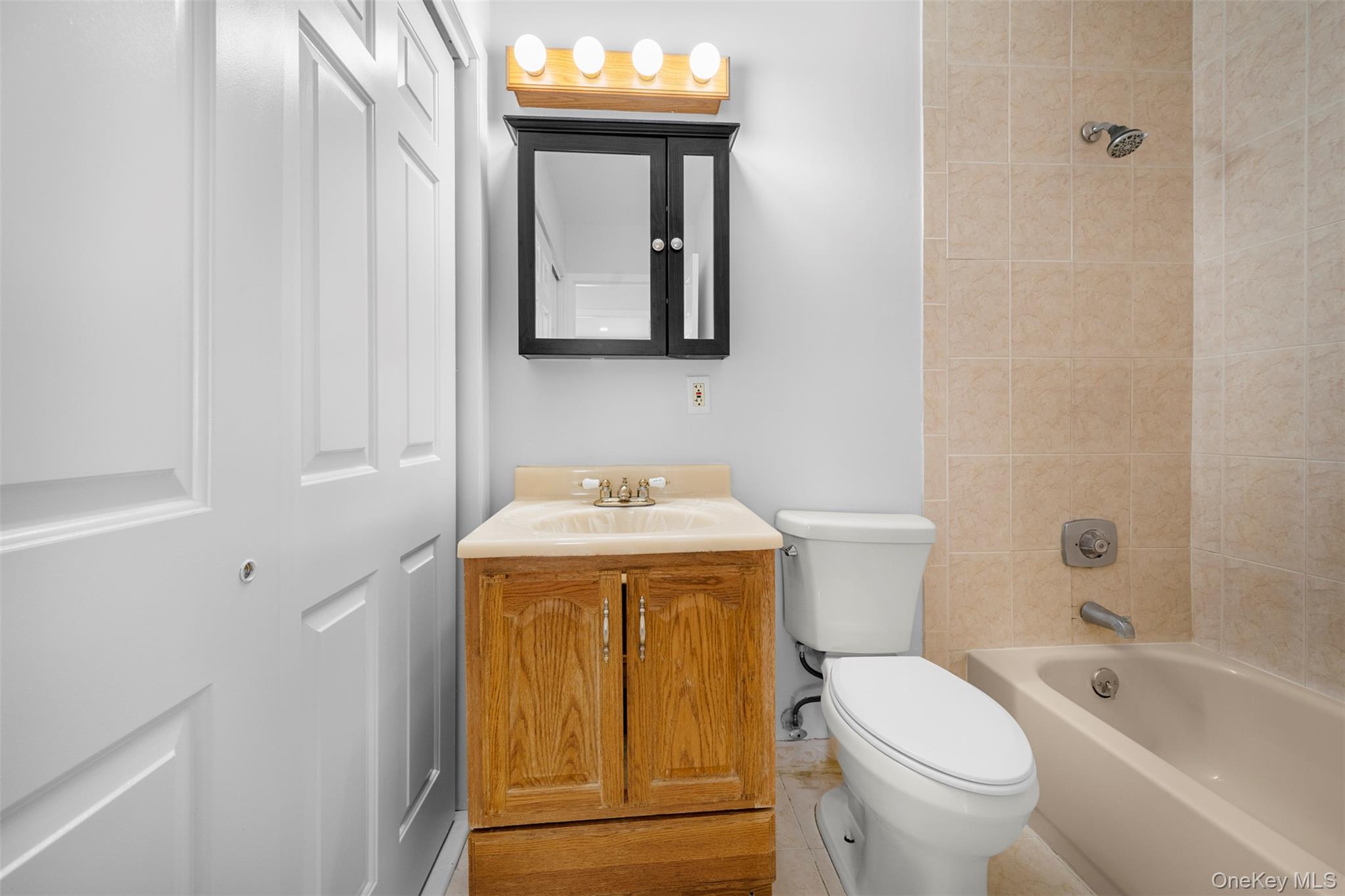 #12 photo, 204 Fairview Circle, Саффолк ‖ Middle Island , NY 11953