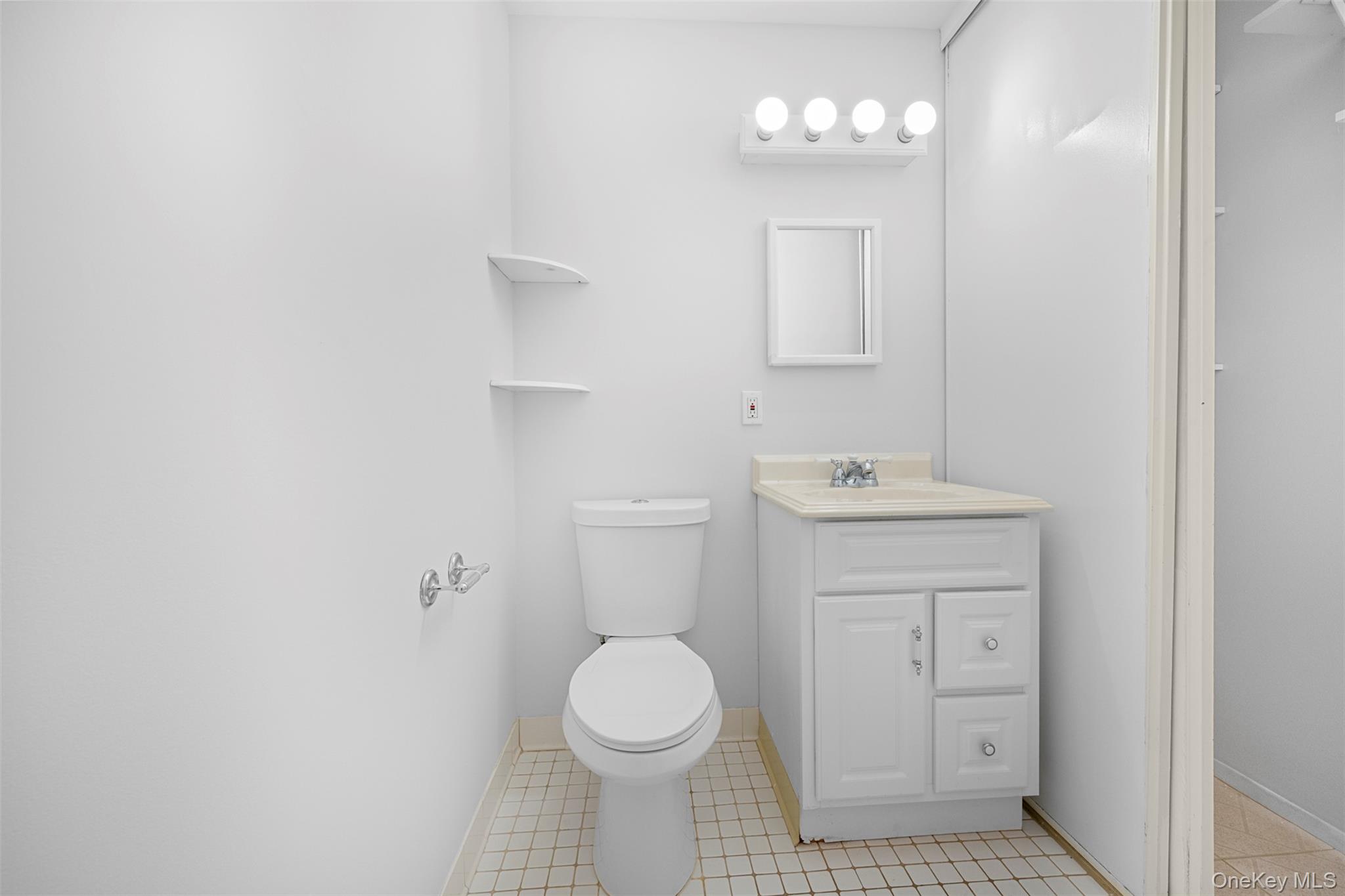 #14 photo, 204 Fairview Circle, Саффолк ‖ Middle Island , NY 11953