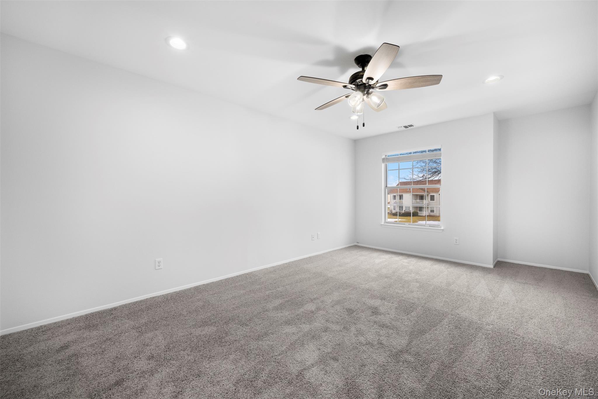 #15 photo, 204 Fairview Circle, Саффолк ‖ Middle Island , NY 11953