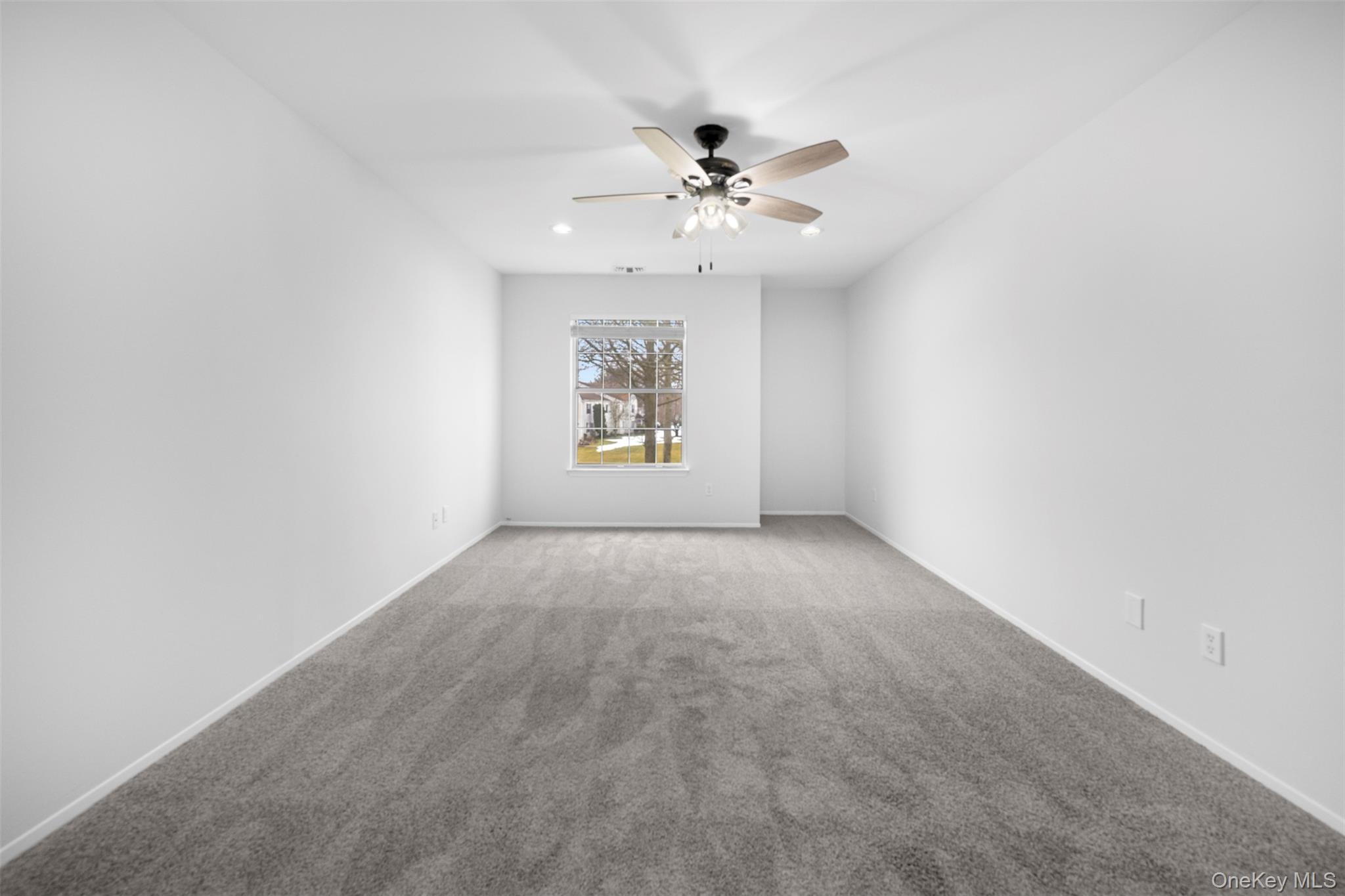 #17 photo, 204 Fairview Circle, Саффолк ‖ Middle Island , NY 11953