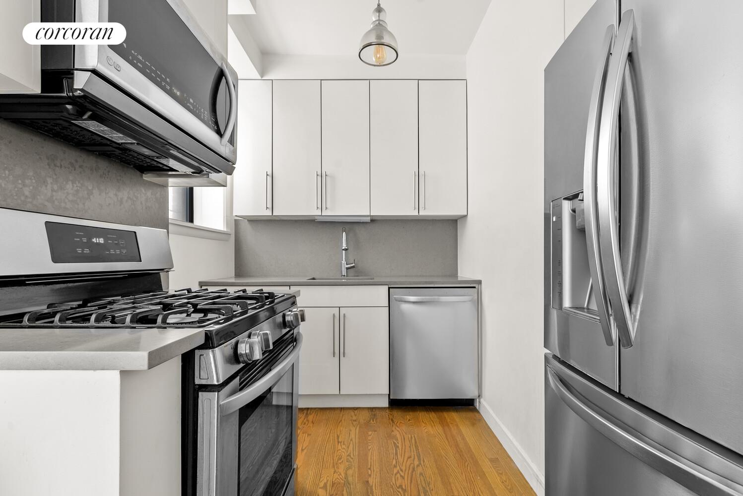 #4 photo, 710 RIVERSIDE Drive, מנהטן Hamilton Heights , NY 10031