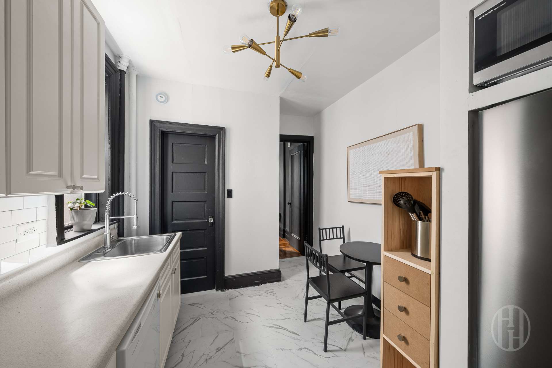 #4 photo, 249 W 102nd Street, 曼哈顿 上西城 Upper West Side , NY 10025