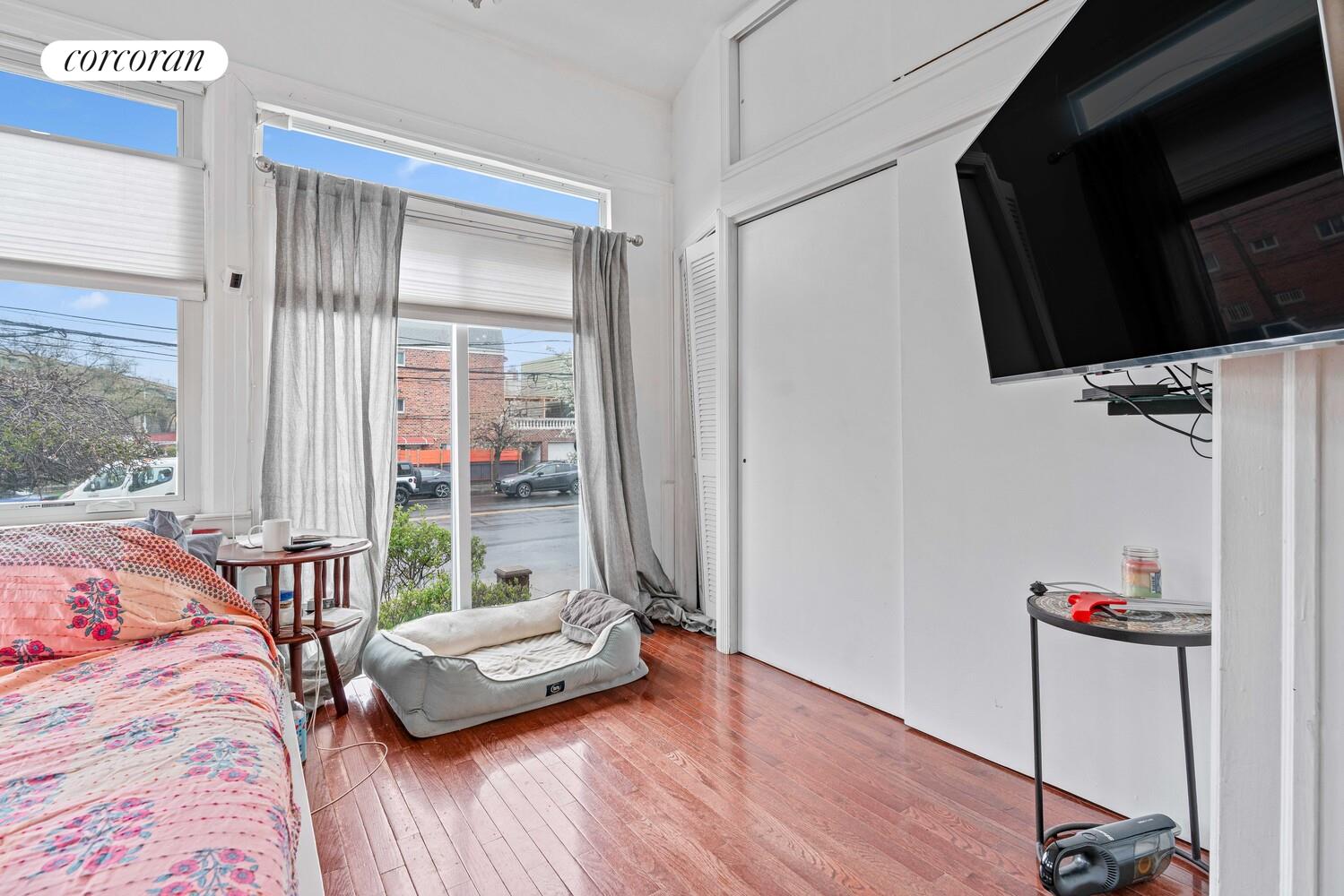 #5 photo, 25-04 21ST Street, Astoria , NY 11102