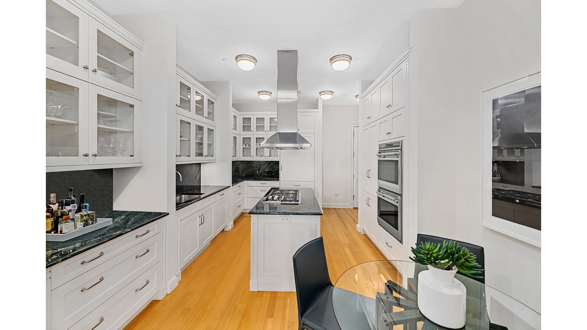 #13 photo, New York City, Lincoln Square , NY 10023