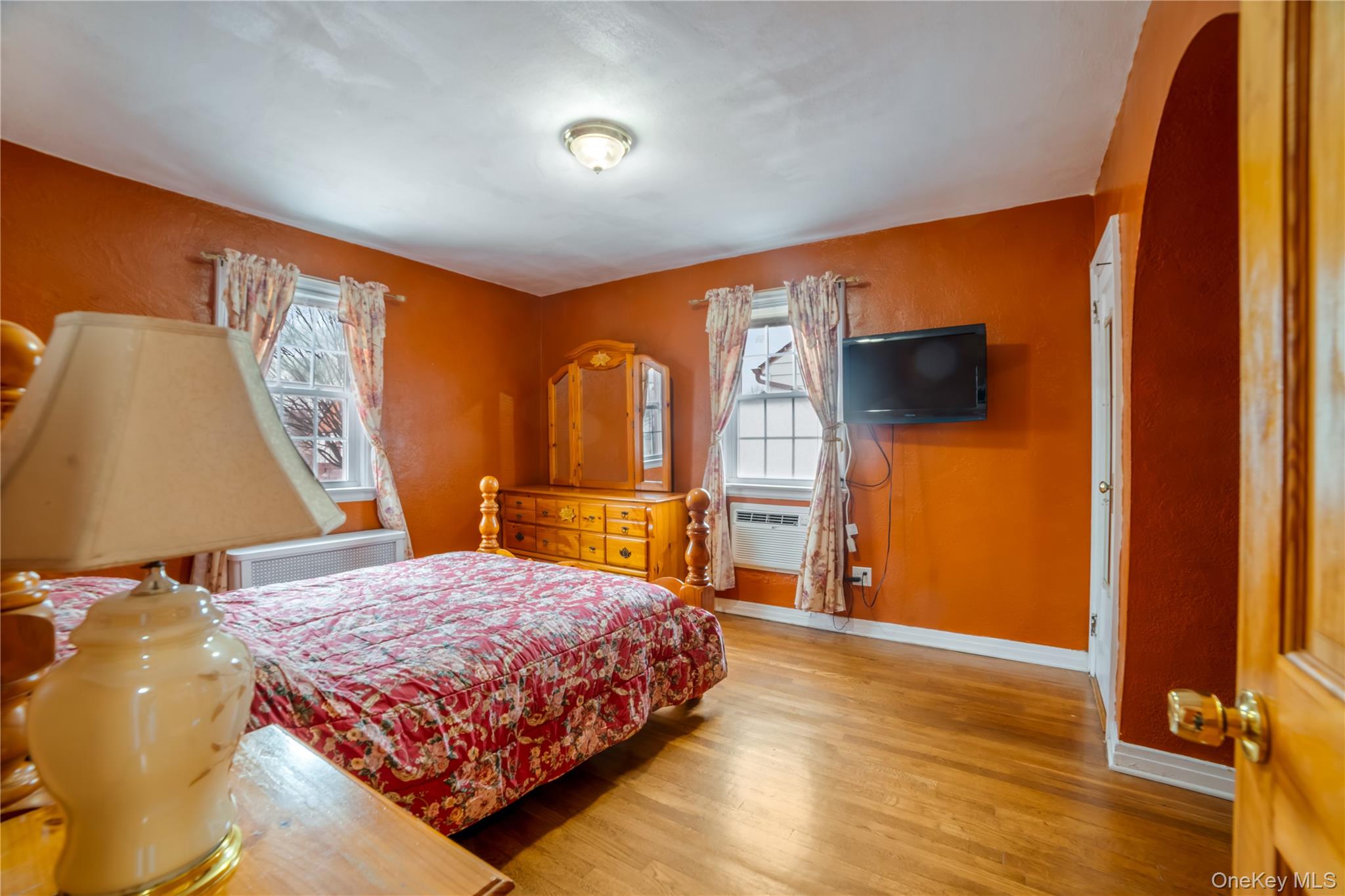 #13 photo, 248-21 87th Avenue, كوينز Bellerose , NY 11426