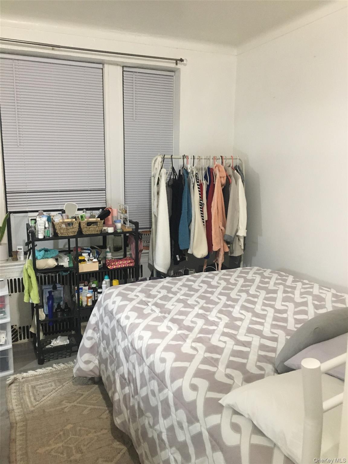 #11 photo, 8009 35th Avenue, קווינס Jackson Heights , NY 11372