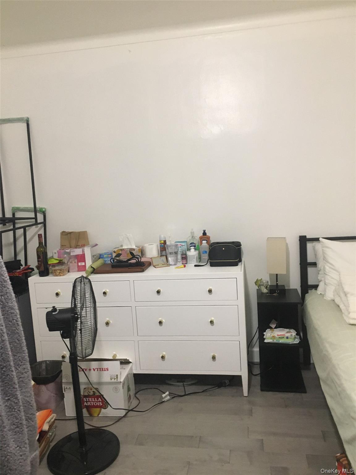 #14 photo, 8009 35th Avenue, קווינס Jackson Heights , NY 11372