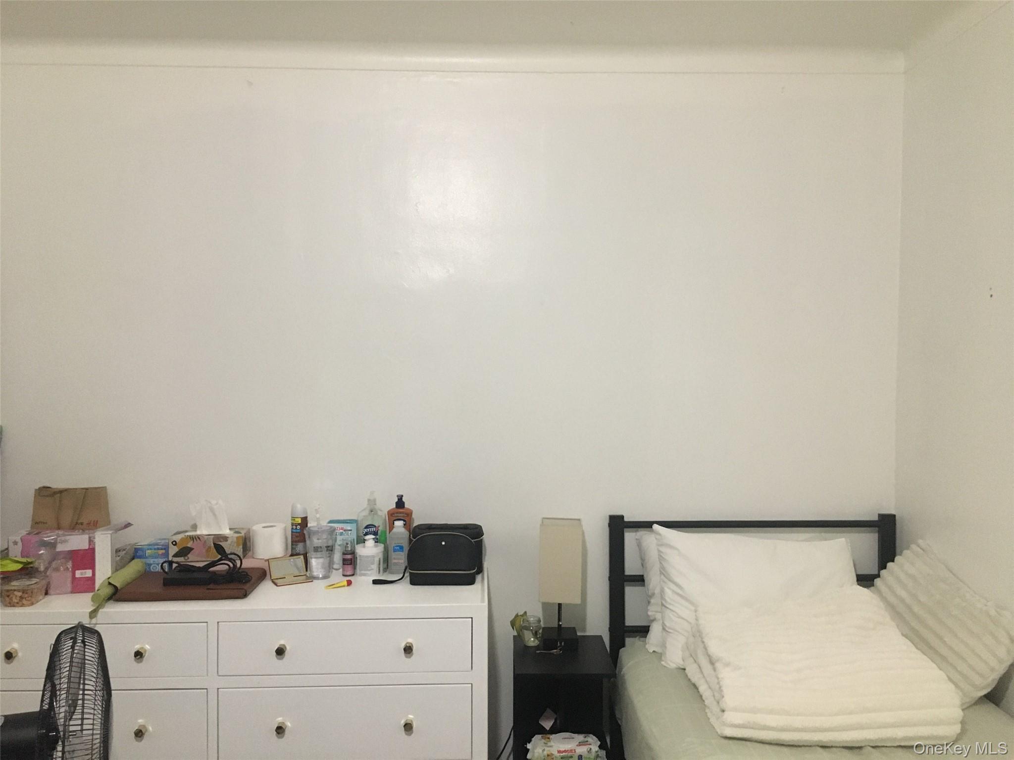 #15 photo, 8009 35th Avenue, קווינס Jackson Heights , NY 11372