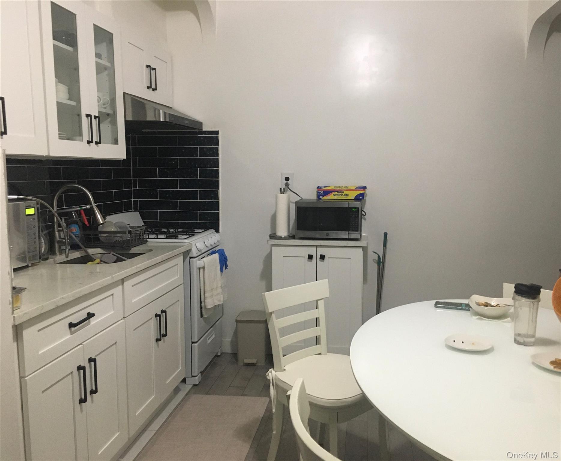 #4 photo, 8009 35th Avenue, קווינס Jackson Heights , NY 11372