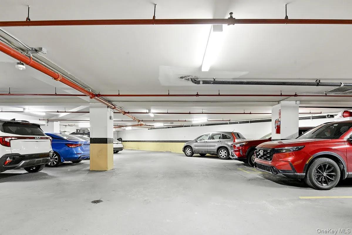 #13 photo, 14116 84th Drive, קווינס Briarwood , NY 11435