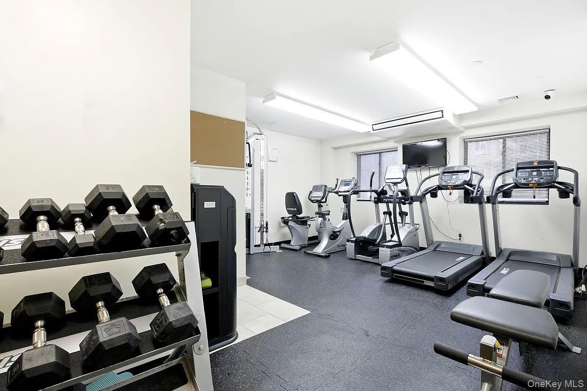 #14 photo, 14116 84th Drive, קווינס Briarwood , NY 11435