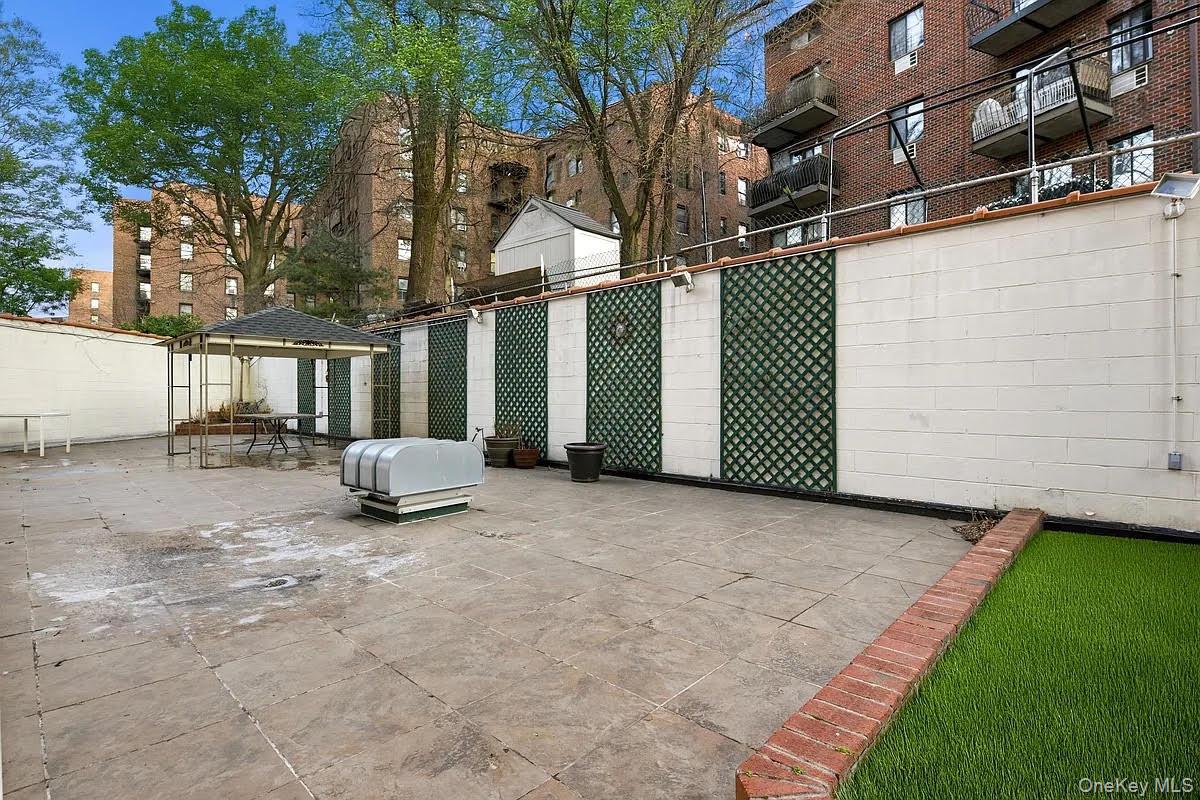 #15 photo, 14116 84th Drive, קווינס Briarwood , NY 11435