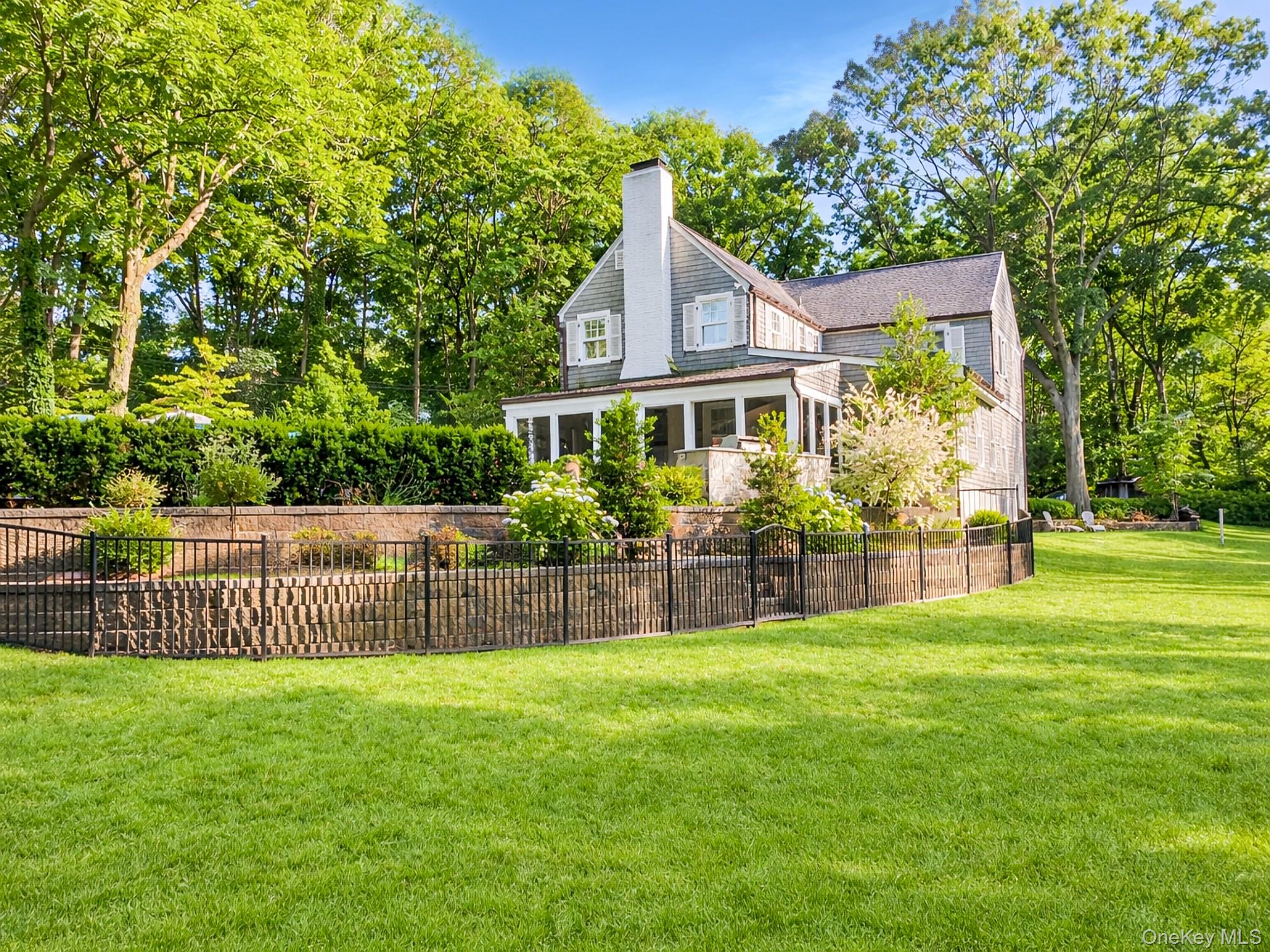 #1 photo, 39 Barkers Point Road, Port Washington , NY 11050