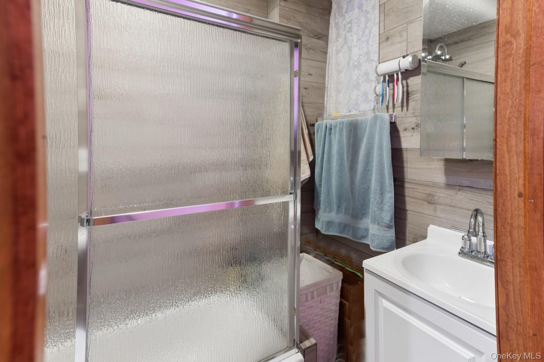 #14 photo, 1811 Centre Street, कुईंस Ridgewood , NY 11385