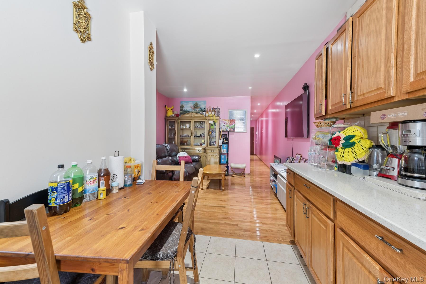 #9 photo, 1811 Centre Street, कुईंस Ridgewood , NY 11385