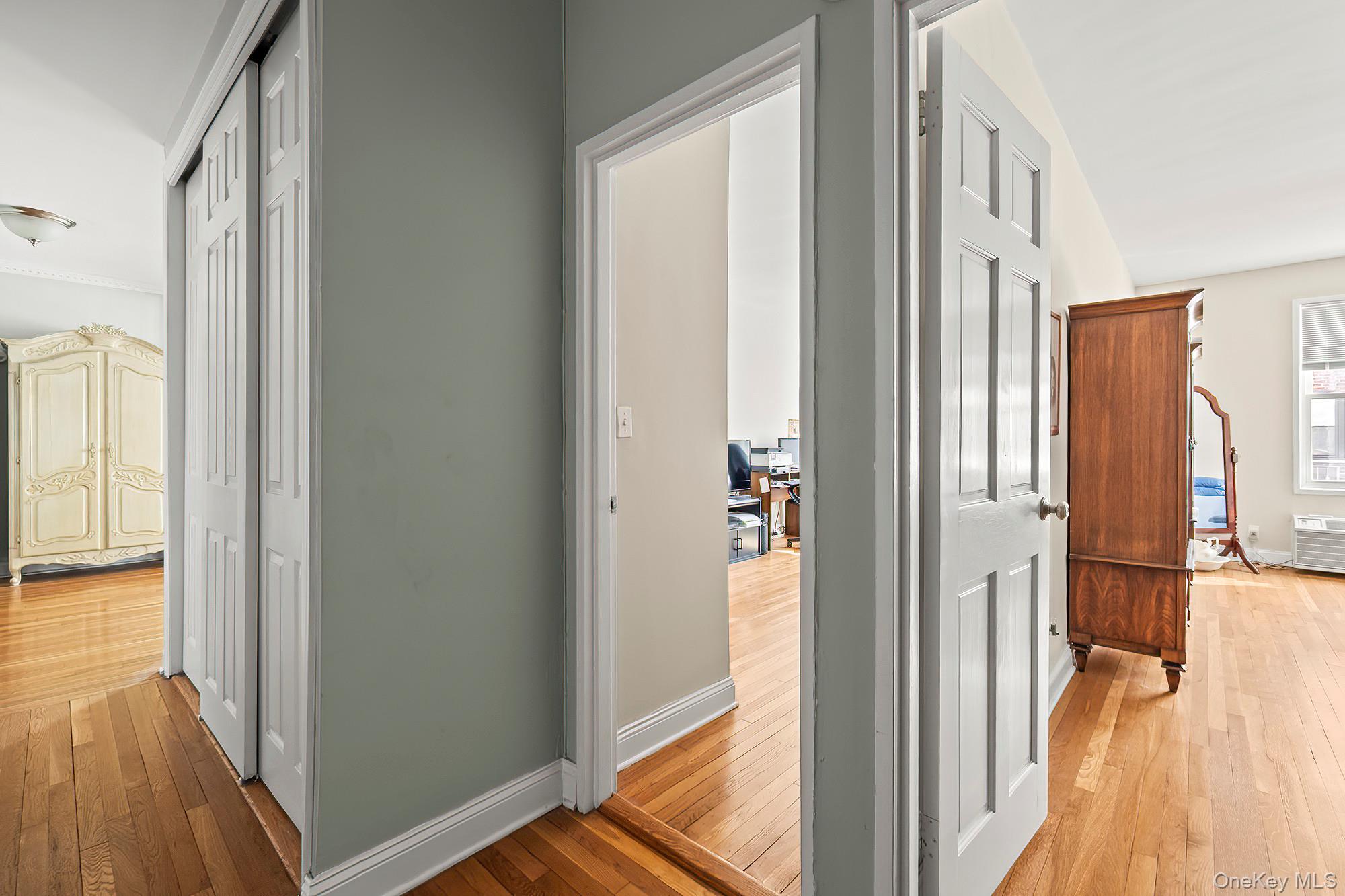 #12 photo, 1015 Old Post Road, Mamaroneck , NY 10543