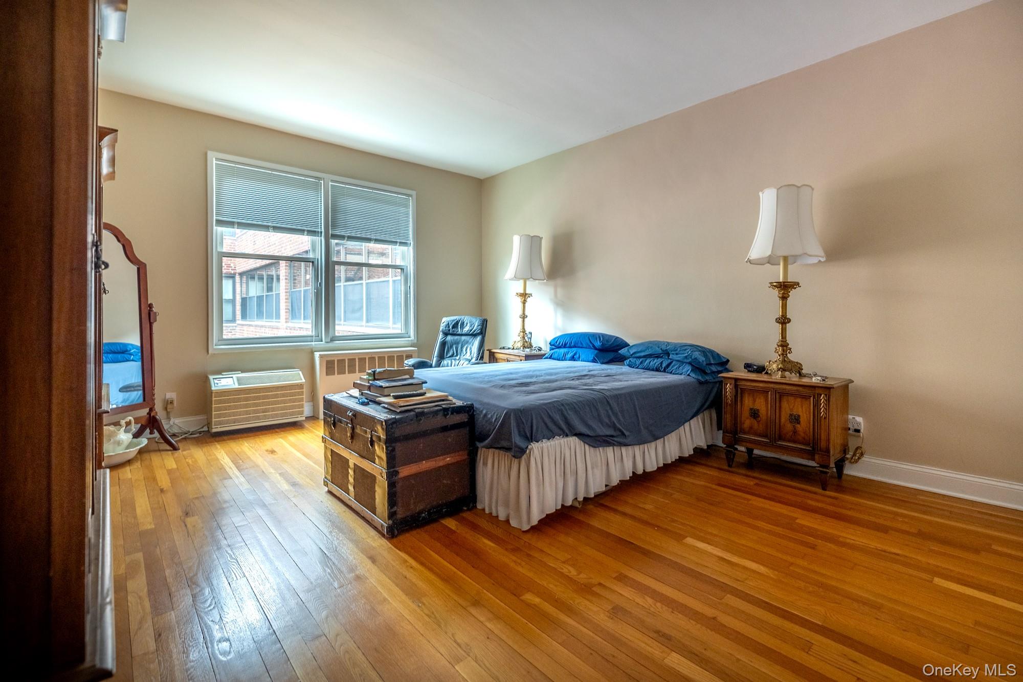 #13 photo, 1015 Old Post Road, Mamaroneck , NY 10543