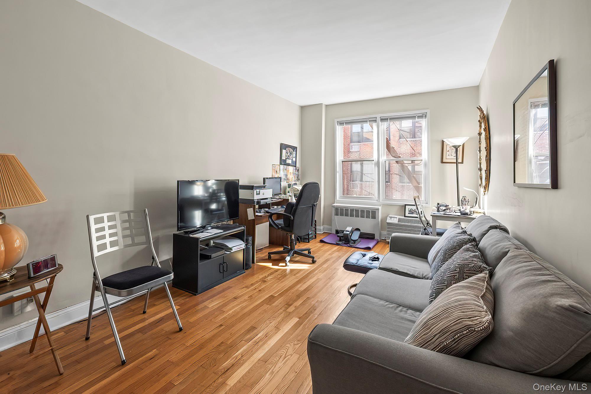 #16 photo, 1015 Old Post Road, Mamaroneck , NY 10543