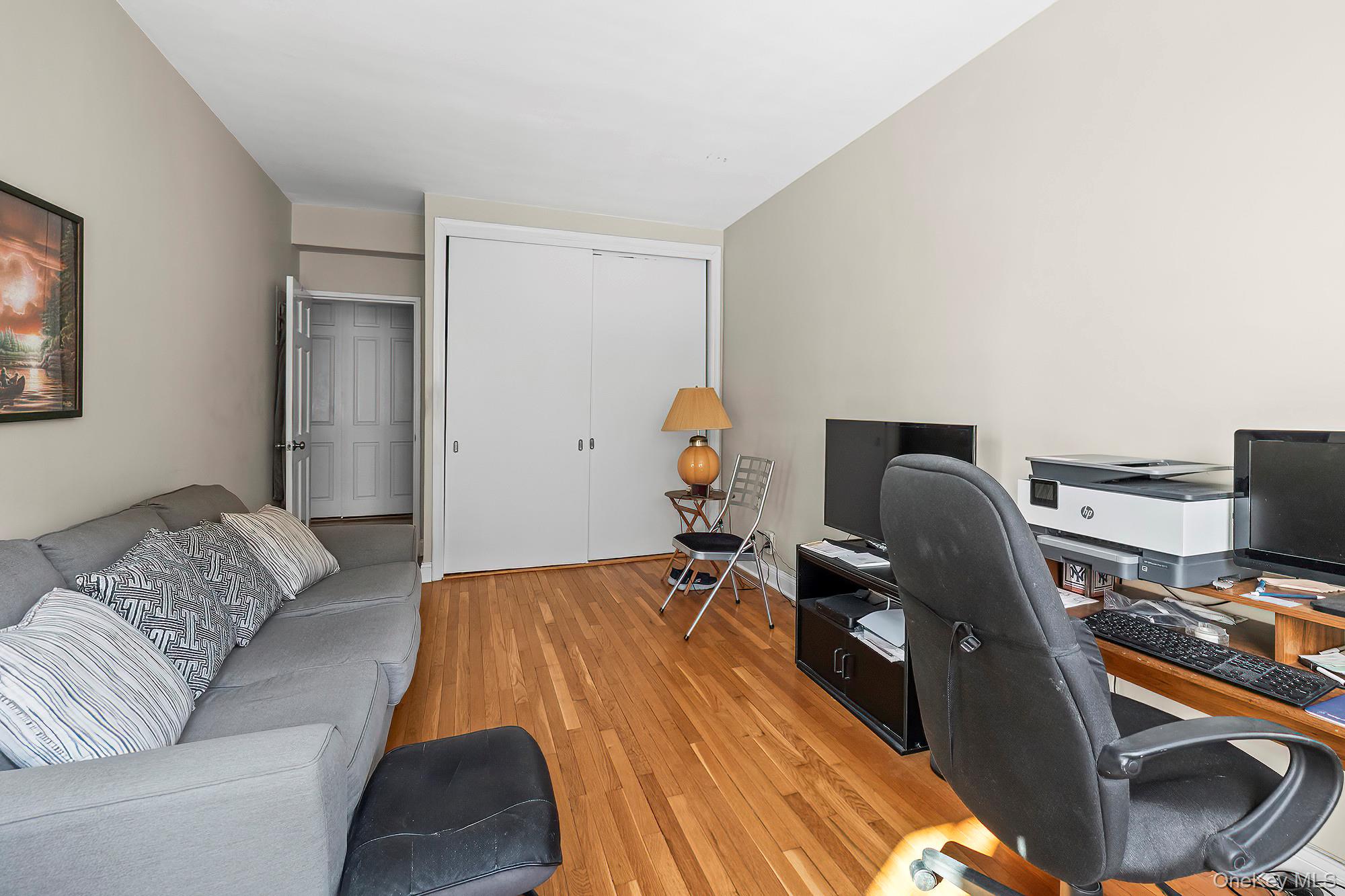 #17 photo, 1015 Old Post Road, Mamaroneck , NY 10543