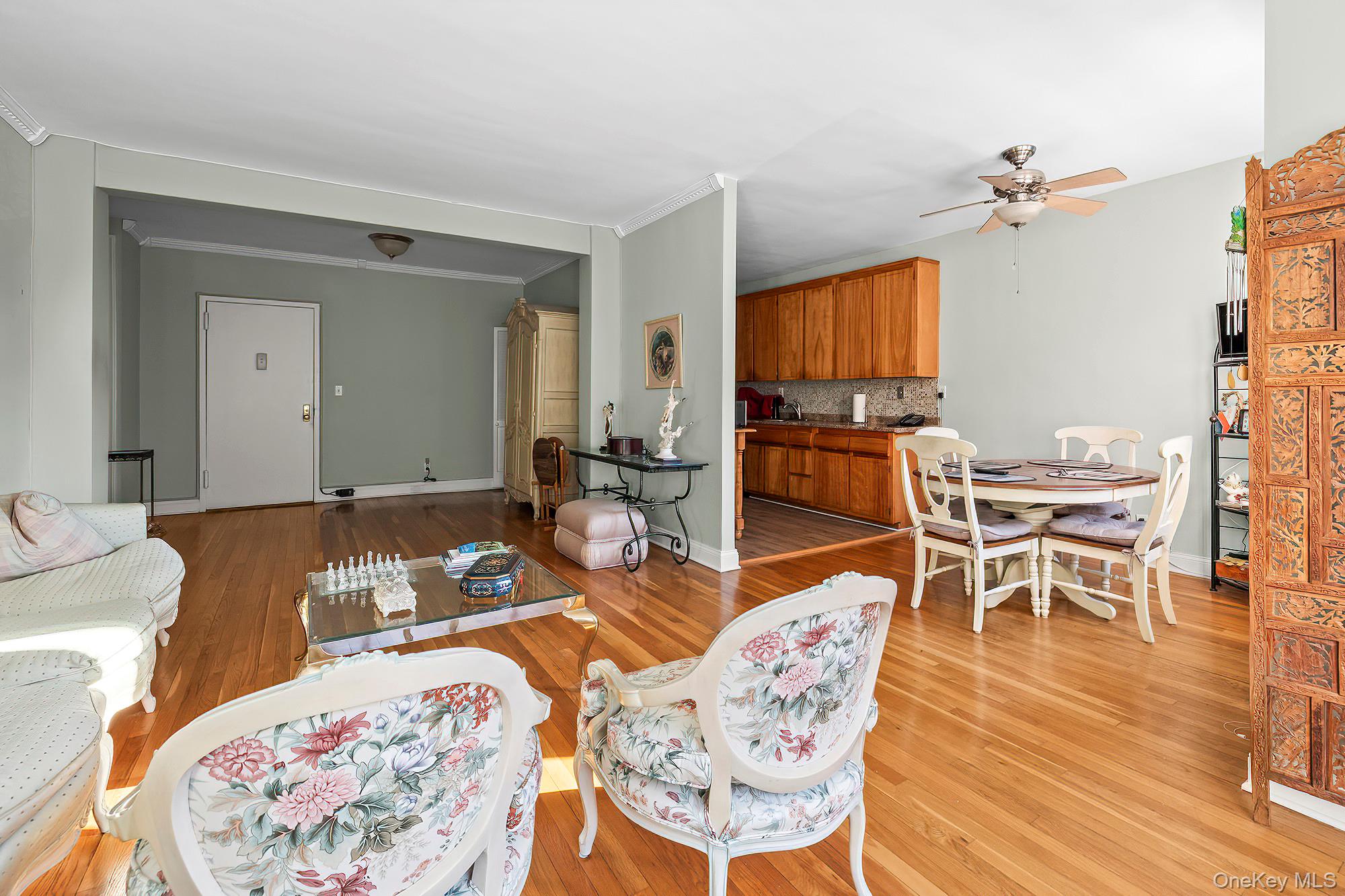 #5 photo, 1015 Old Post Road, Mamaroneck , NY 10543