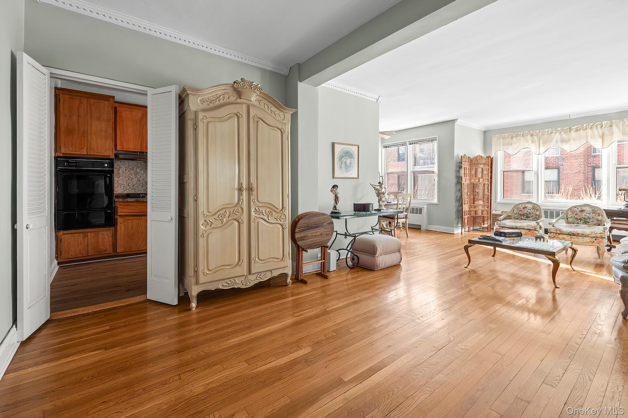 #6 photo, 1015 Old Post Road, Mamaroneck , NY 10543