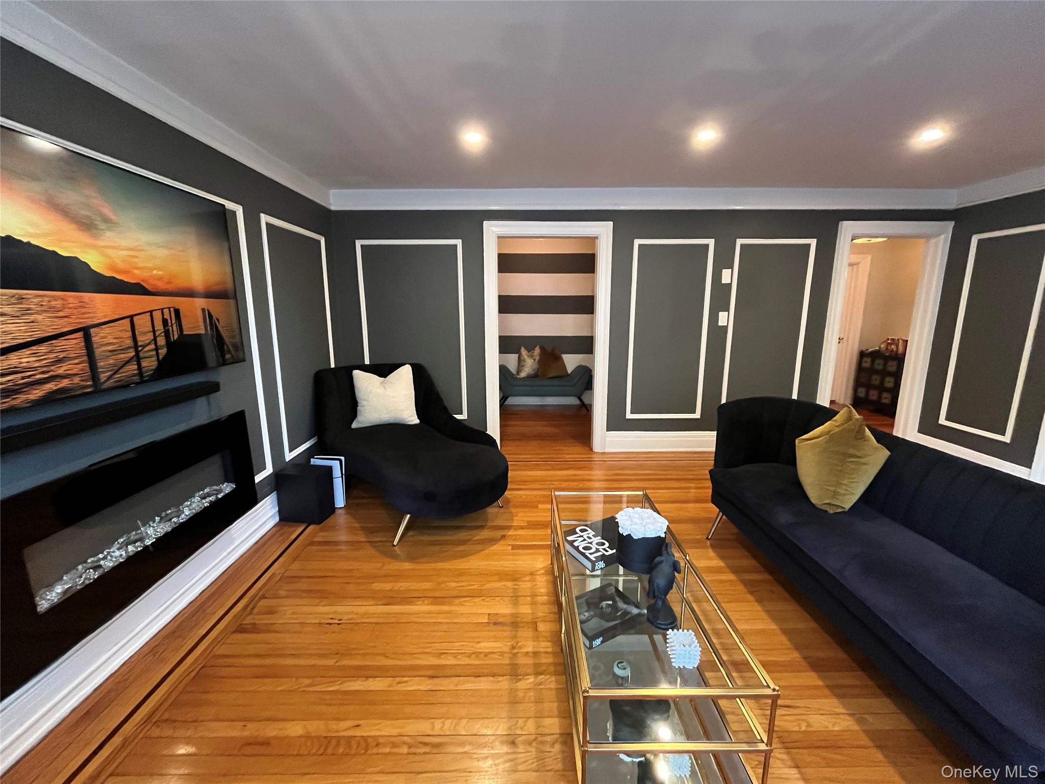 #2 photo, 36 West Pondfield Road, 브롱크스 Bronxville , NY 10708