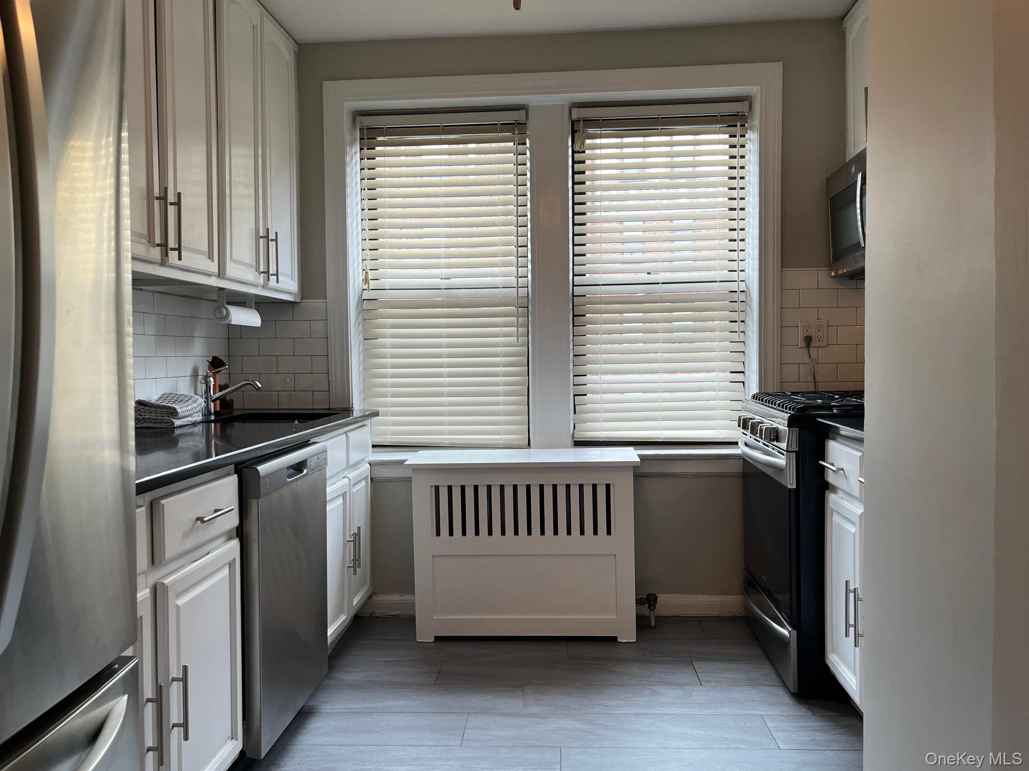 #4 photo, 36 West Pondfield Road, 브롱크스 Bronxville , NY 10708