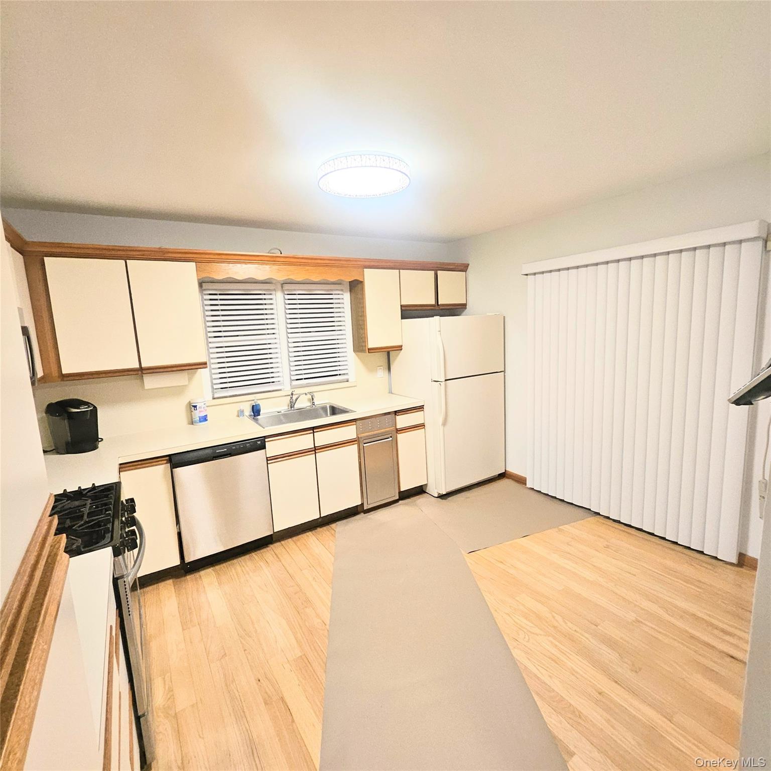 #5 photo, 109 Rockwell Street, Harrison , NY 10528