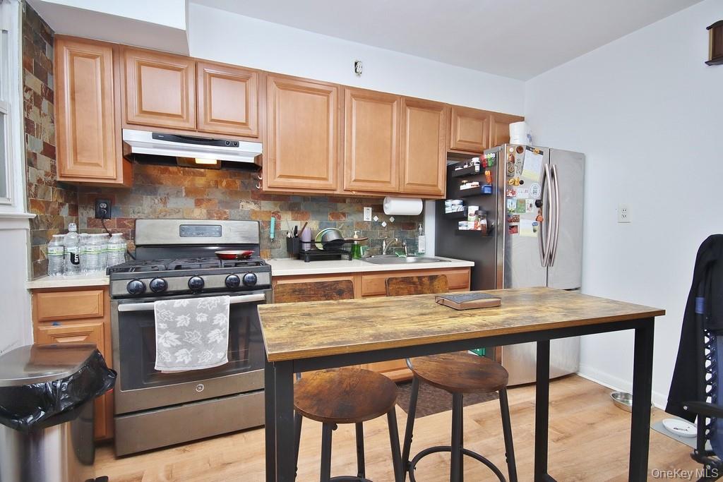 #13 photo, 423 Parkview View Avenue, Yonkers , NY 10710