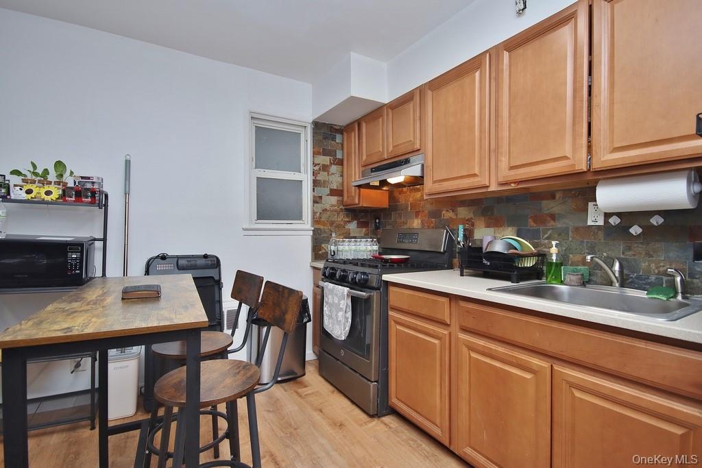 #14 photo, 423 Parkview View Avenue, Yonkers , NY 10710