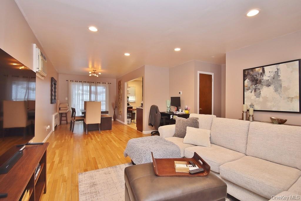 #3 photo, 423 Parkview View Avenue, Yonkers , NY 10710