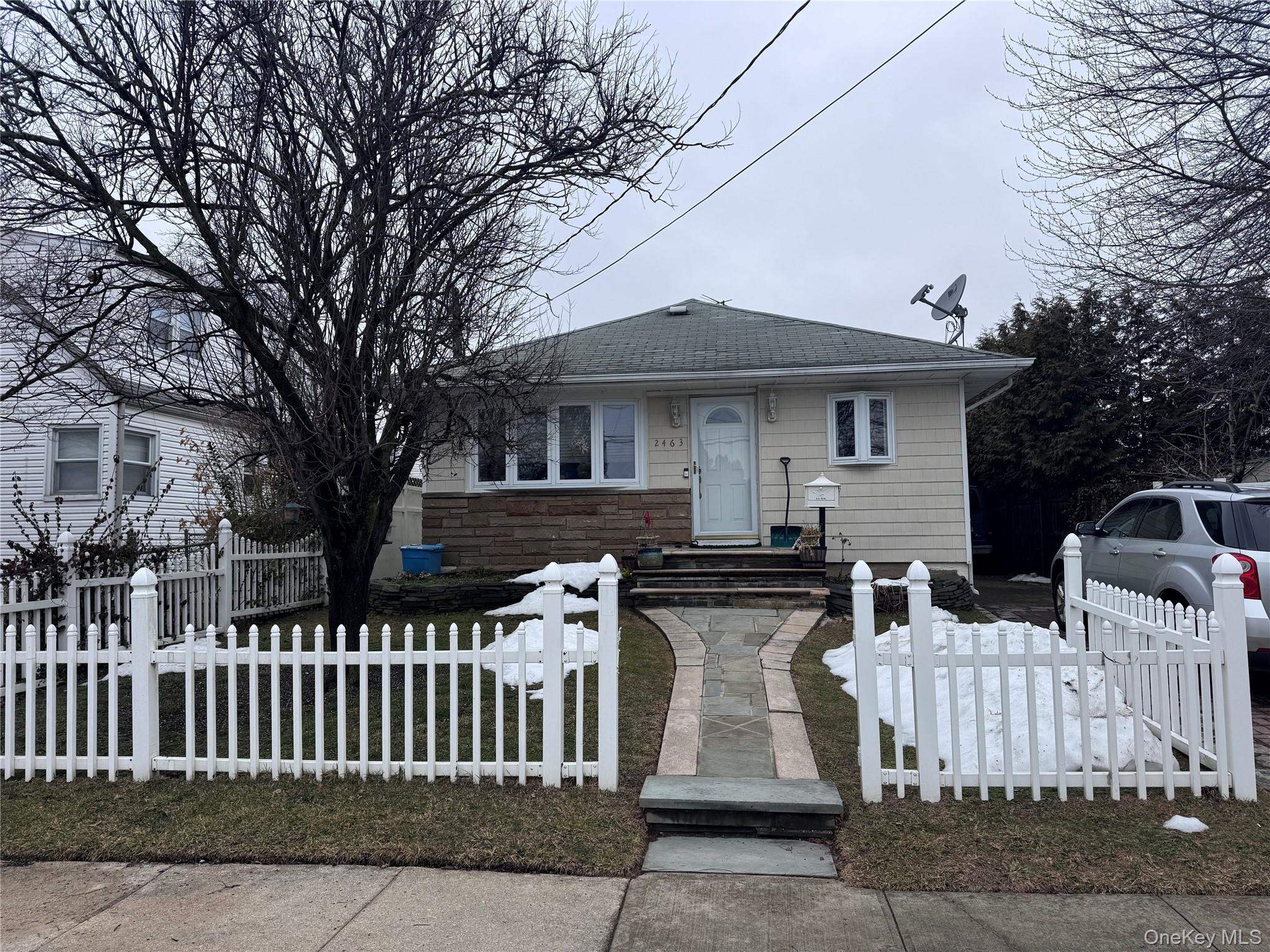 #1 photo, 2463 Lindy Road, Westbury , NY 11590