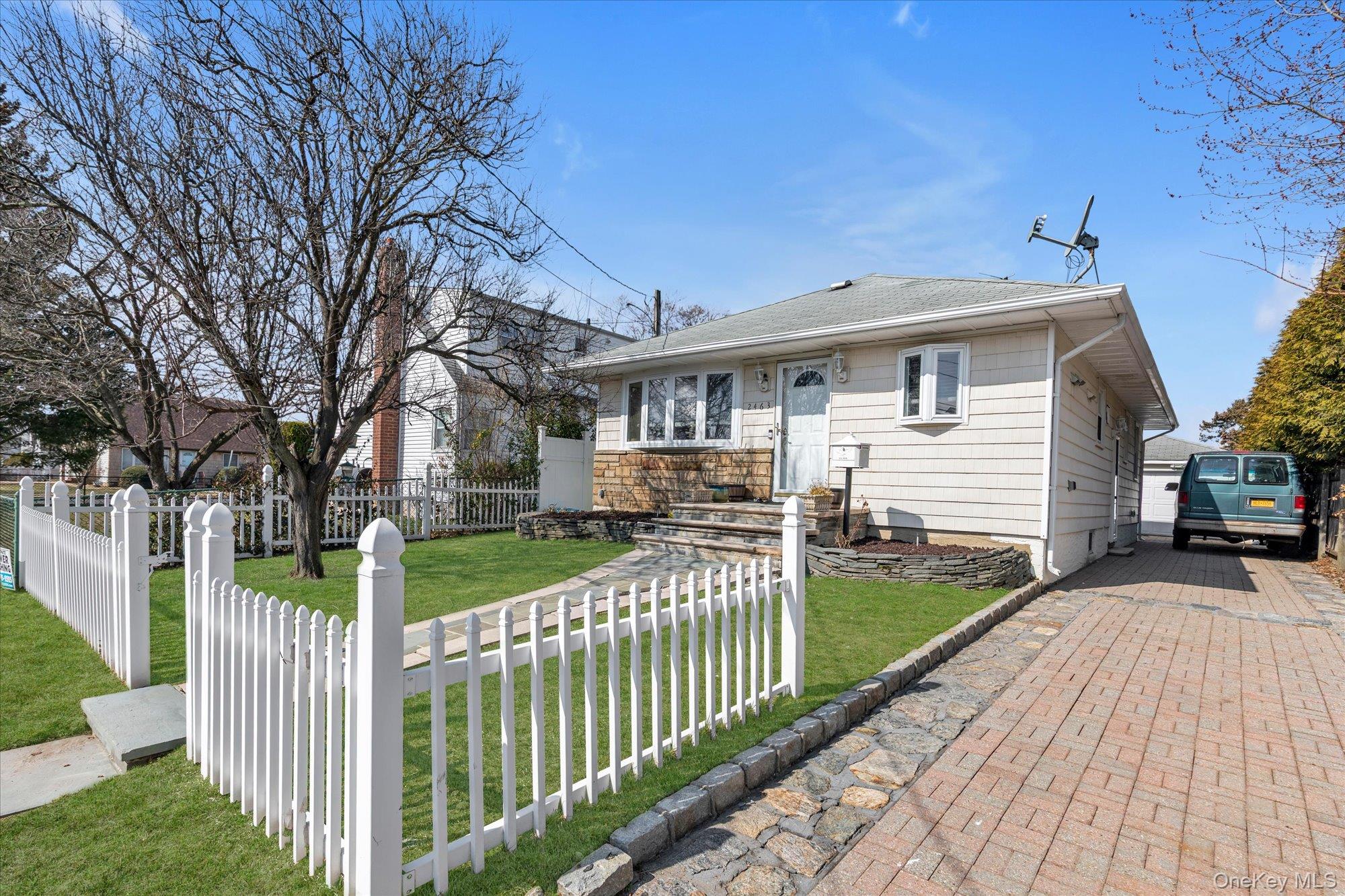 #17 photo, 2463 Lindy Road, নাসাউ কাউন্টি Westbury , NY 11590