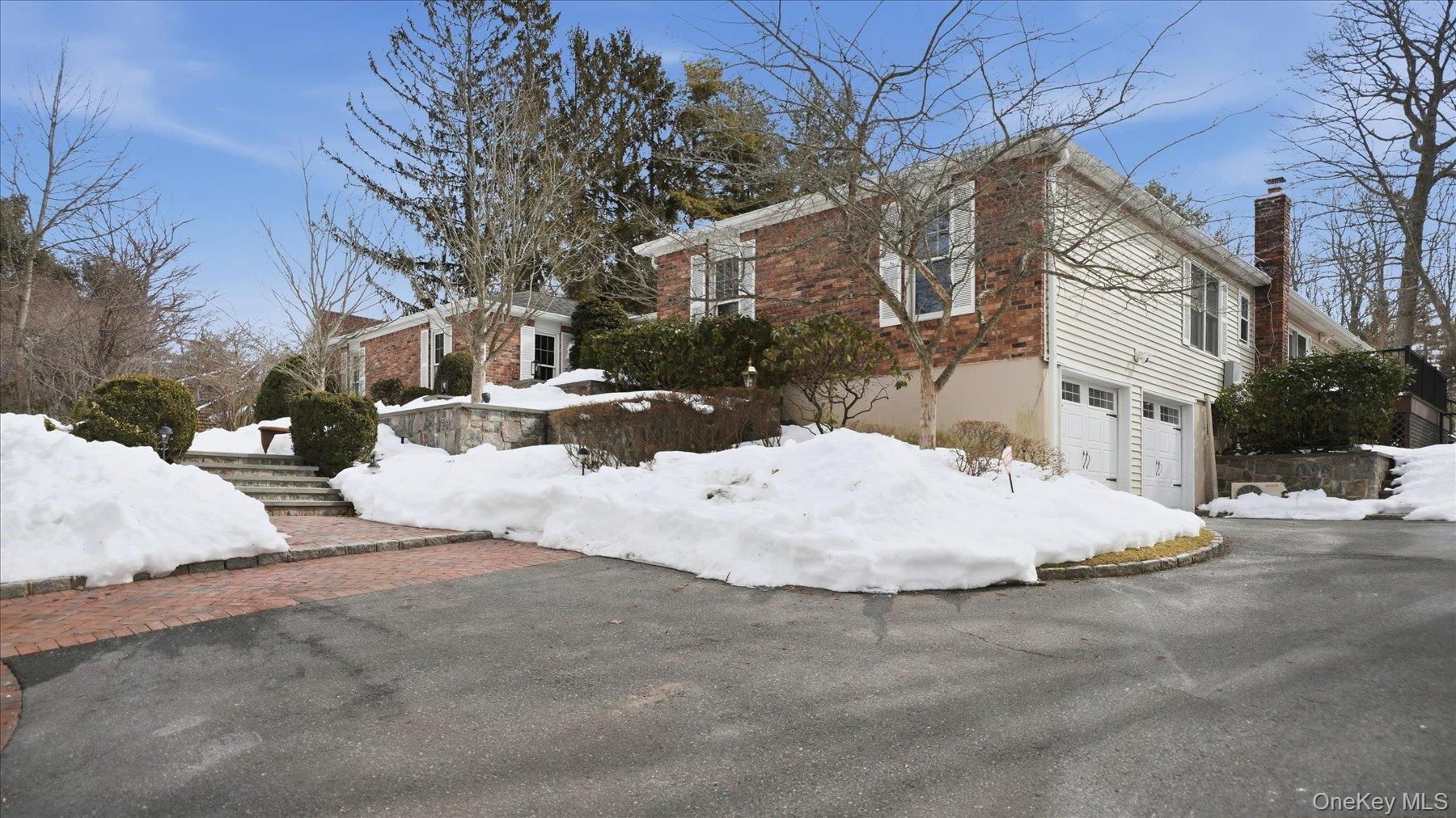 #4 photo, 16 Daniel Lane, Dix Hills , NY 11746