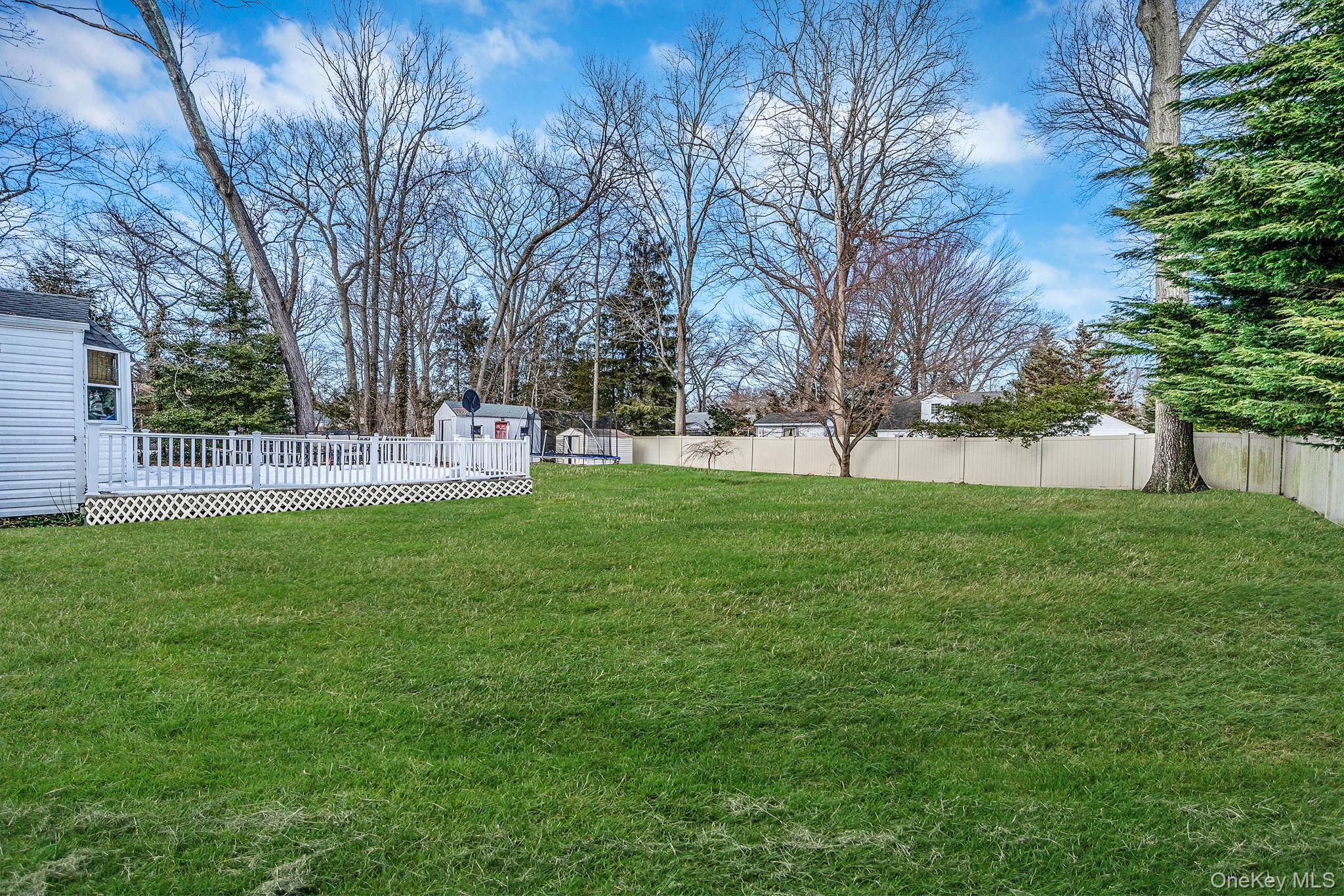 #3 photo, 52 Grant Street, Саффолк ‖ East Northport , NY 11731