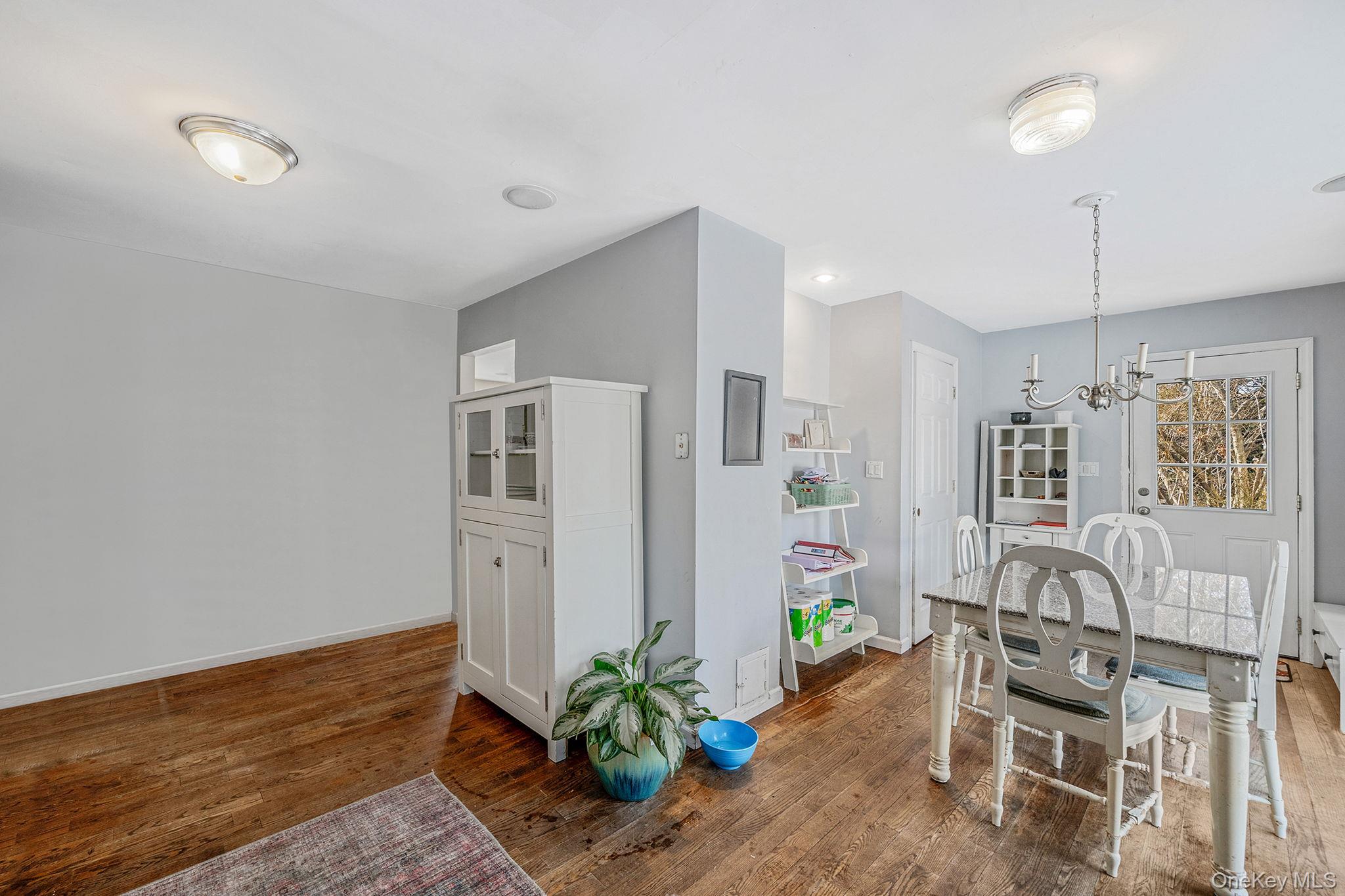 #7 photo, 52 Grant Street, Саффолк ‖ East Northport , NY 11731