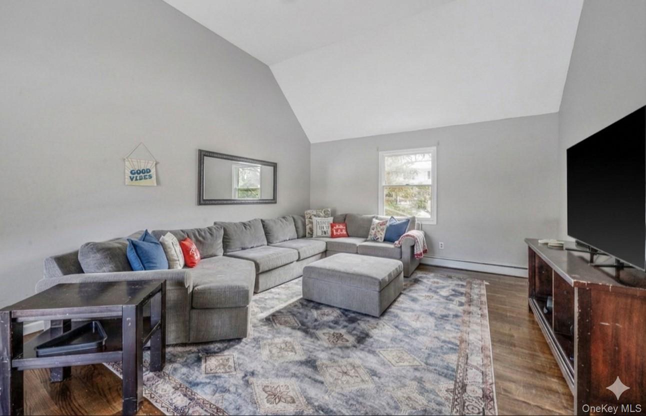 #8 photo, 52 Grant Street, Саффолк ‖ East Northport , NY 11731