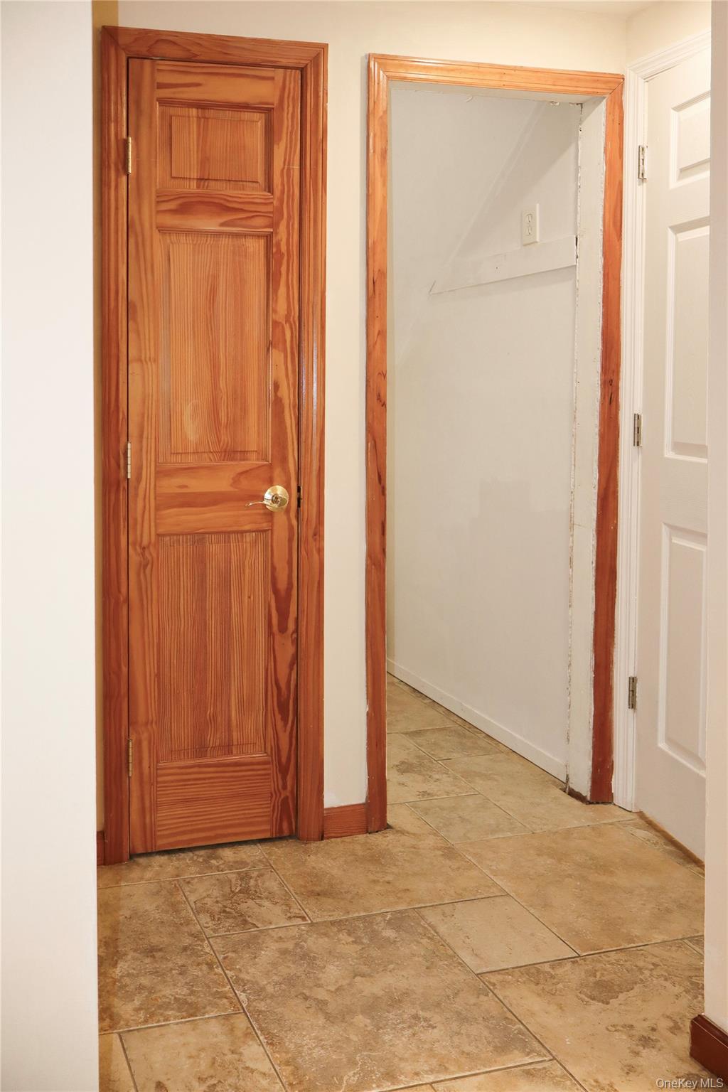 #8 photo, 642 6th Avenue, Саффолк ‖ East Northport , NY 11731