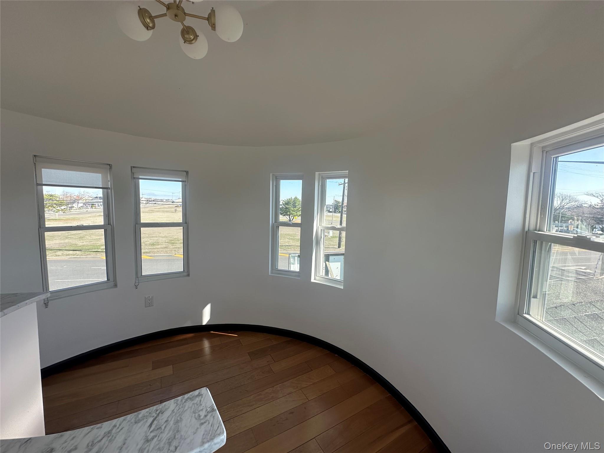 #2 photo, 2041 Park Street, מחוז נסאו Atlantic Beach , NY 11509