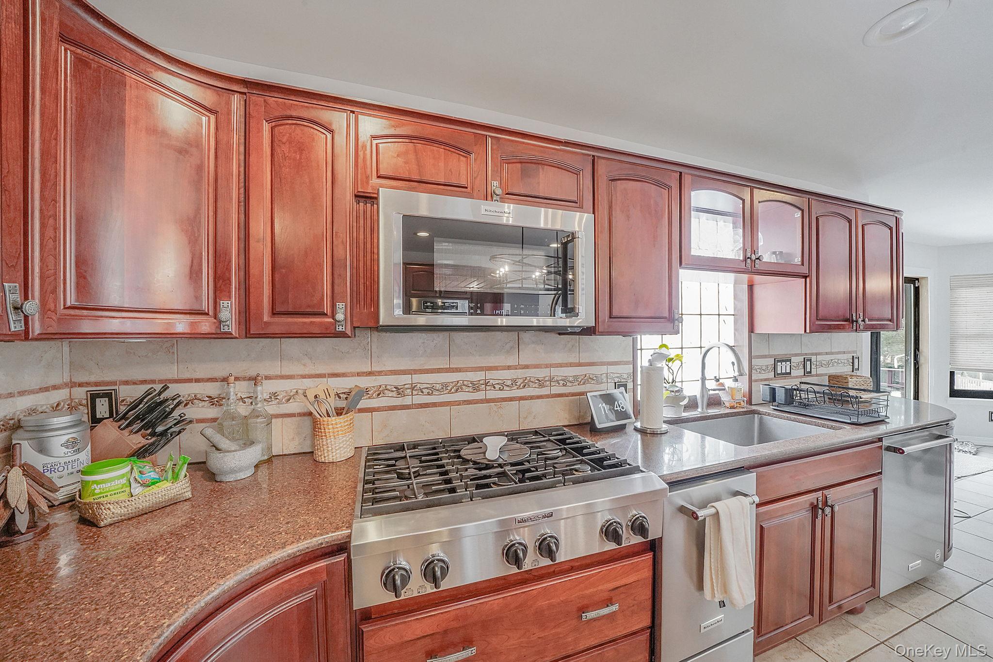 #19 photo, 19 Lindsey Place, Holbrook , NY 11741